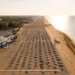 Beachfront Two-room Apartment-beahost * Bibione