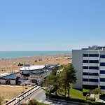 Apartament Beachfront Two-room Apartment-beahost *
