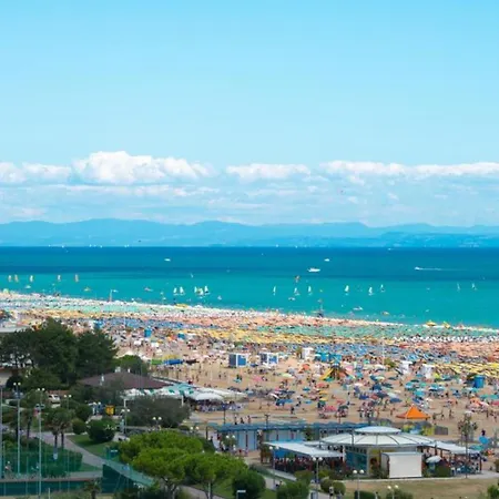 Beachfront Two-room Flat With Side Sea View Appartement *