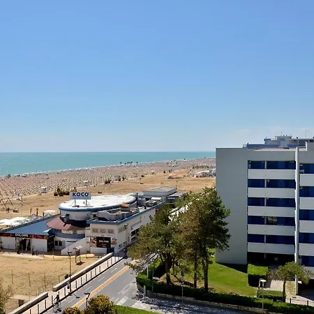 Beachfront Two-room Flat With Side Sea View Appartement