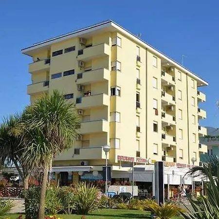 Beachfront Two-room Flat With Side Sea View * Bibione