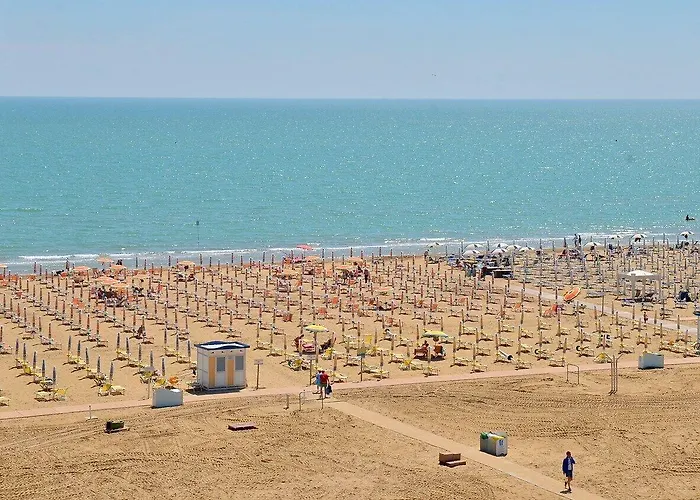 Beachfront Two-room Apartment-beahost *